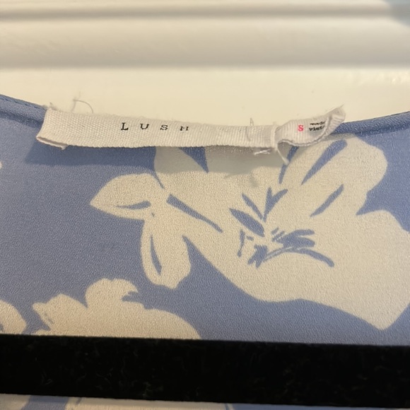 Lush Blue Floral Tank Top - Picture 2 of 3